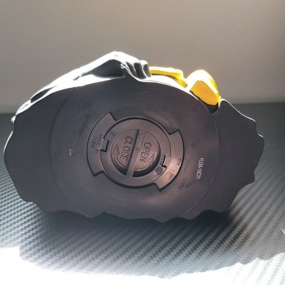 Batman Molded PVC Bust Bank DC Universe 3D Figure Collectible Coin Bank - Picture 6 of 9